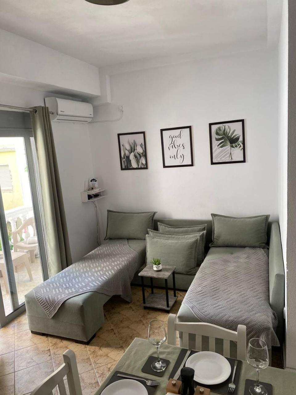 Happy Apartment Sarandë 外观 照片